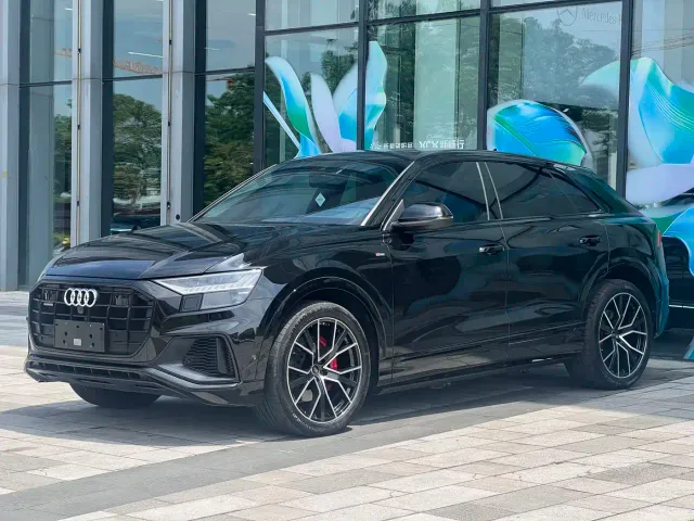 Фотография автомобиля — Audi Q8