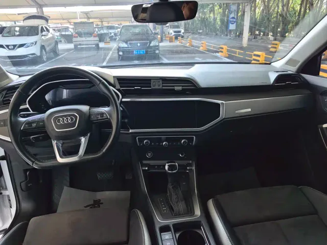 Audi Q3 — Фото автомобиля 14