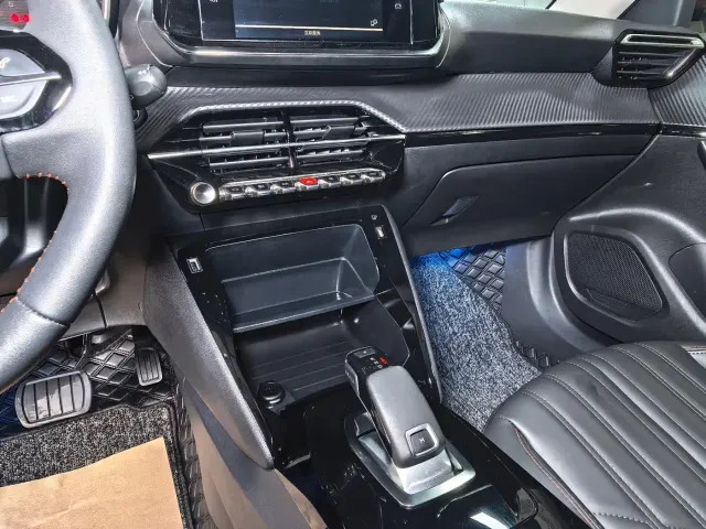 Peugeot 2008 — Фото автомобиля 17