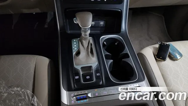 Kia Canival Carnival 4 поколение Дизель 9 мест Prestige — Фото автомобиля 9