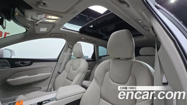 Volvo XC60 Generation 2 — Фото автомобиля 18