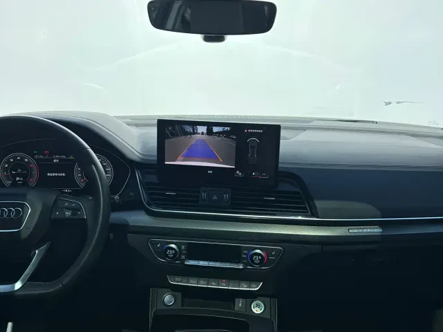 Audi Q5L — Фото автомобиля 8