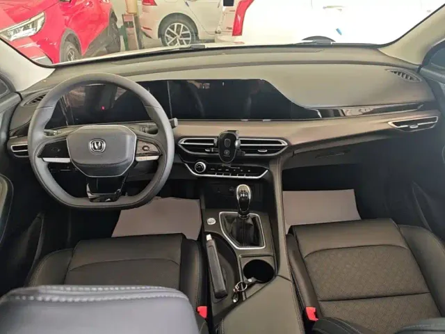 Changan Eado — Фото автомобиля 9