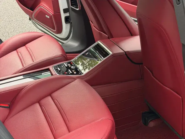 Porsche Panamera — Фото автомобиля 16