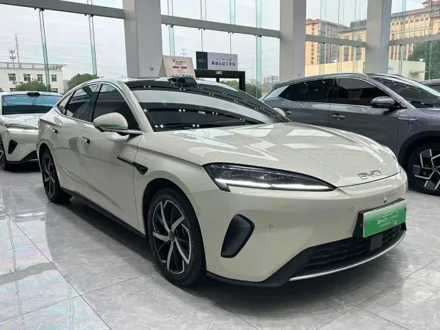 BYD Seal 07 DM-i — Фото автомобиля 2