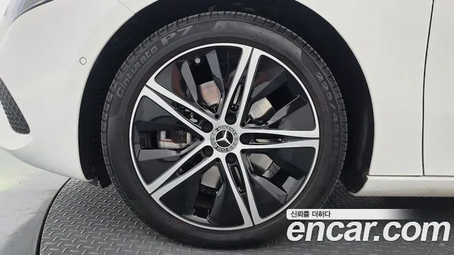 Mercedes-Benz A-Class W177 — Фото автомобиля 5