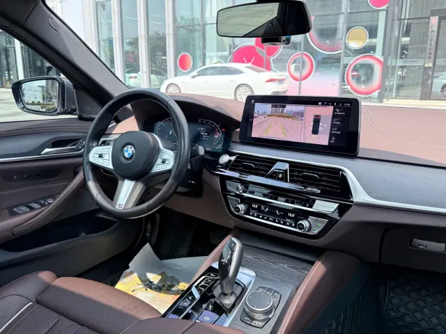 BMW 5 Series — Фото автомобиля 26