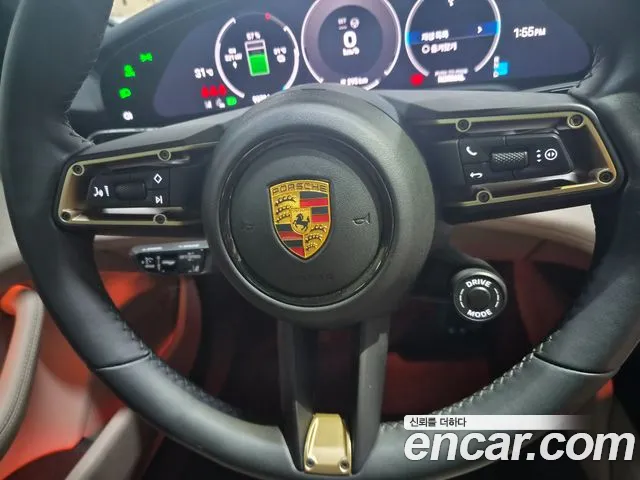 Porsche Taycan — Фото автомобиля 16