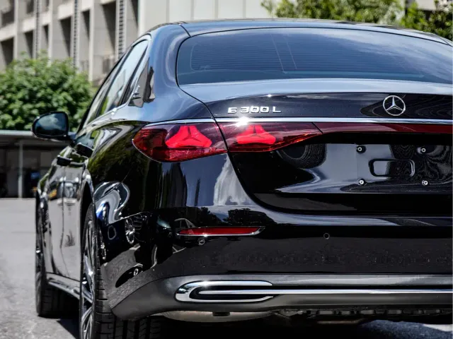 Mercedes-Benz E-Class — Фото автомобиля 7
