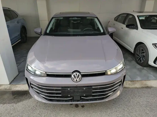 Volkswagen Passat — Фото автомобиля 2