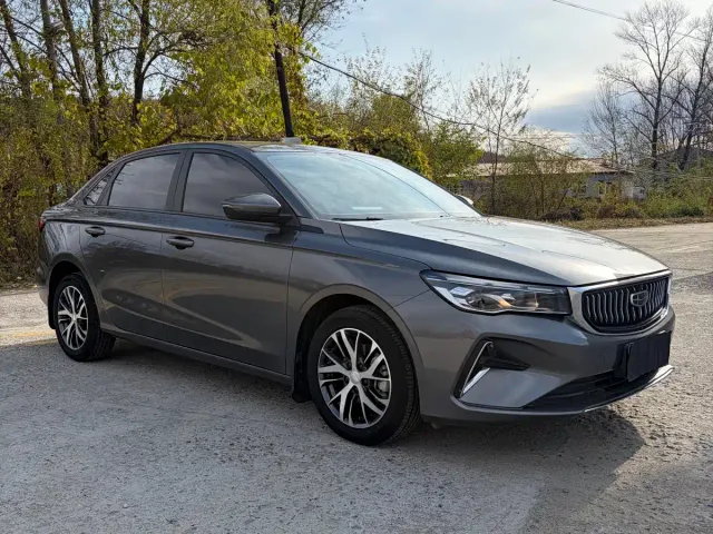 Geely Emgrand — Фото автомобиля 3