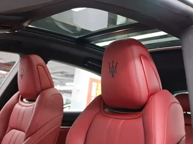 Maserati Levante — Фото автомобиля 7