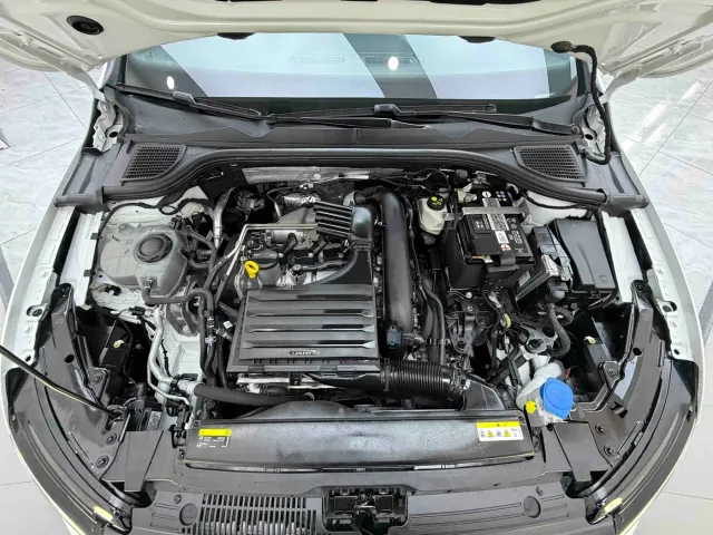 Volkswagen Golf — Фото автомобиля 24