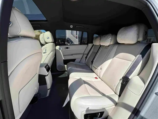 Li Auto L7 — Фото автомобиля 14
