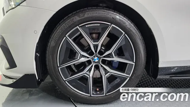 BMW 5 Series G60 — Фото автомобиля 4