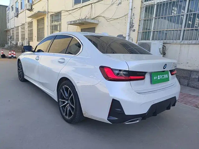 BMW 3 Series — Фото автомобиля 4