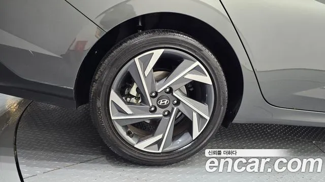 Hyundai Avante CN7 — Фото автомобиля 5