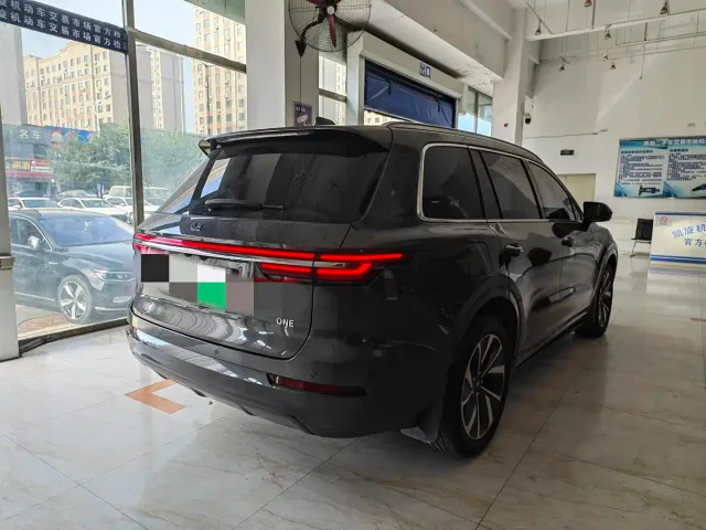 Li Auto ONE — Фото автомобиля 5