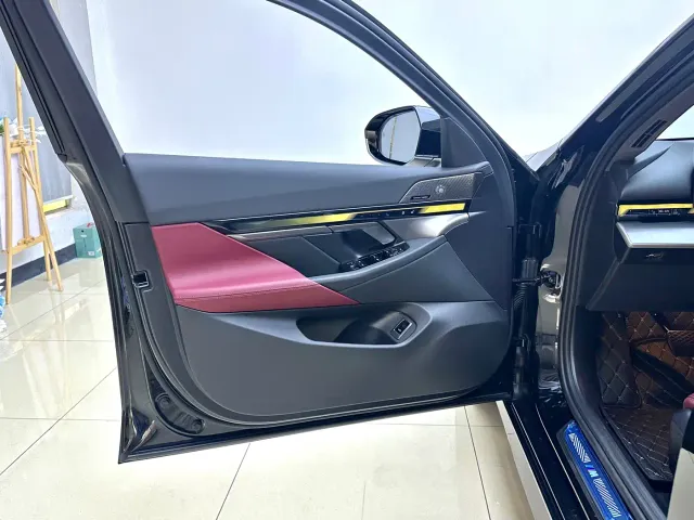 BMW 5 Series — Фото автомобиля 18