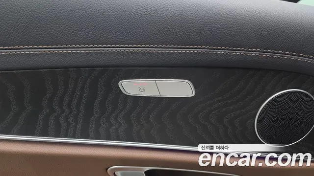 Mercedes-Benz E-Class — Фото автомобиля 21