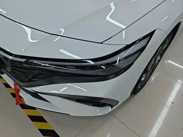 Hyundai Elantra — Фото автомобиля 23