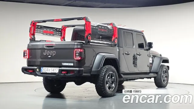 Jeep Gladiator — Фото автомобиля 2