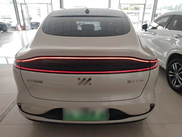 IM Motors LS6 — Фото автомобиля 5