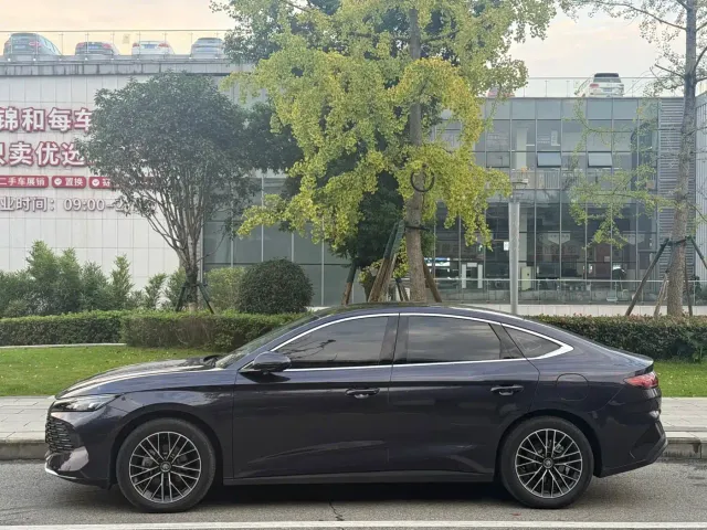 BYD Qin L — Фото автомобиля 13