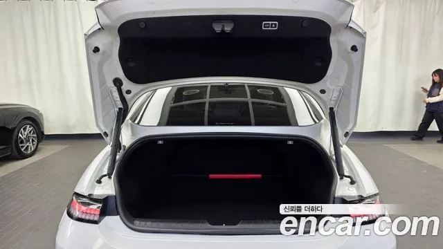 Hyundai Ioniq 6 — Фото автомобиля 26