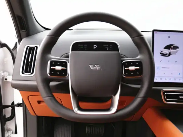 Li Auto L7 — Фото автомобиля 15