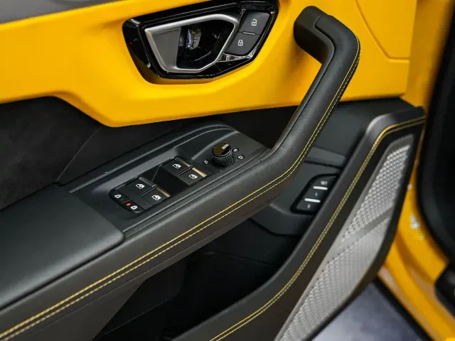 Lamborghini Urus — Фото автомобиля 19