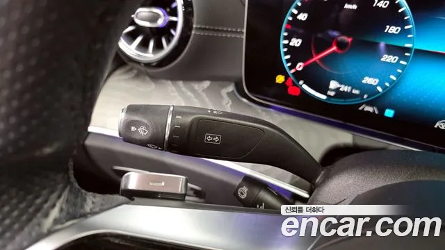 Mercedes-Benz E-Class — Фото автомобиля 16