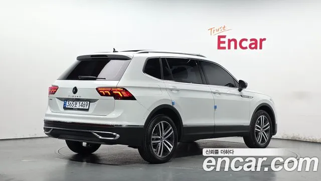 Volkswagen Tiguan — Фото автомобиля 2