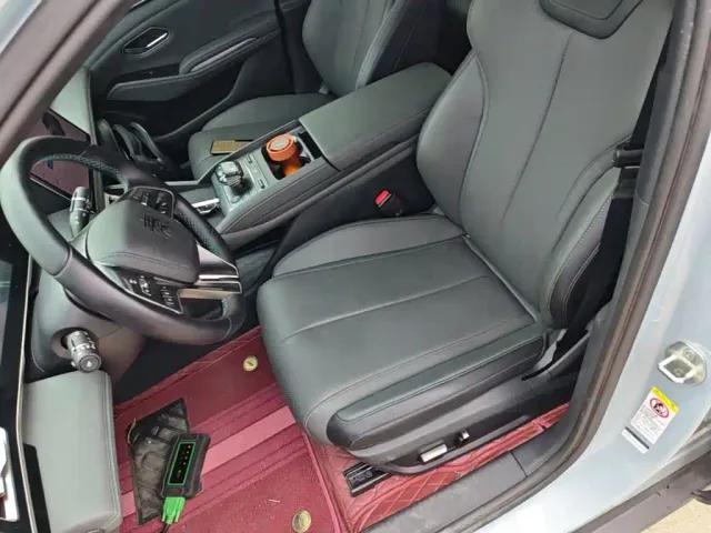 BYD Qin L — Фото автомобиля 14