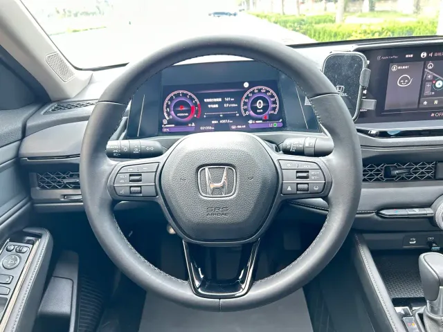 Honda Accord — Фото автомобиля 11