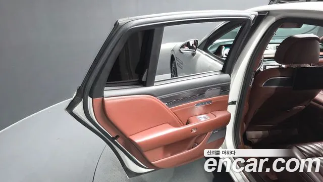 Genesis G90 Бензин 3.5 турбо AWD — Фото автомобиля 17