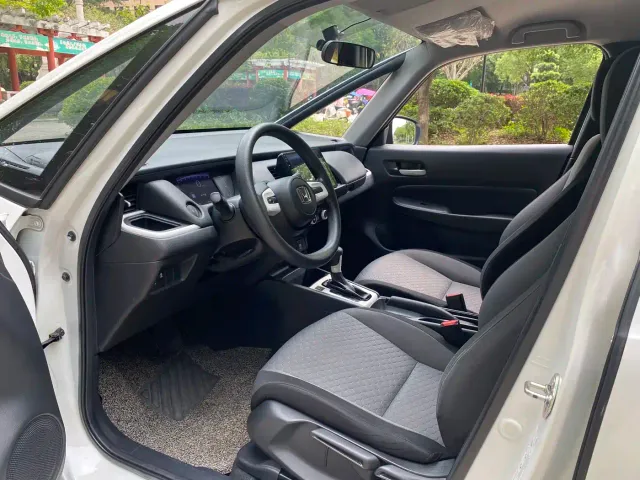 Honda Fit — Фото автомобиля 4