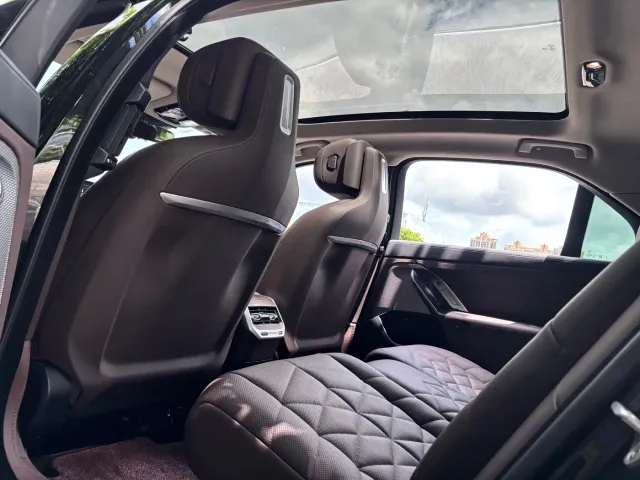 BMW 7 Series — Фото автомобиля 13