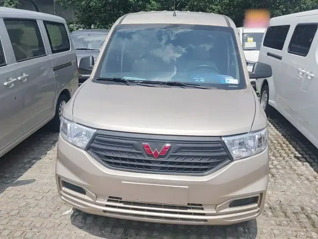 Wuling Hongguang V — Фото автомобиля 2