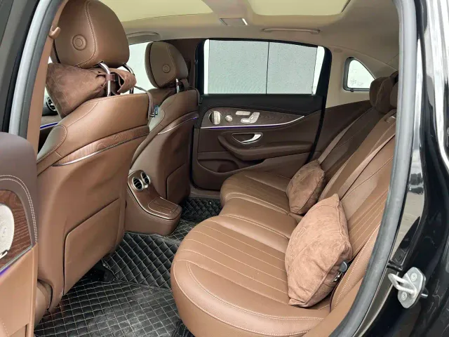 Mercedes-Benz E-Class — Фото автомобиля 6