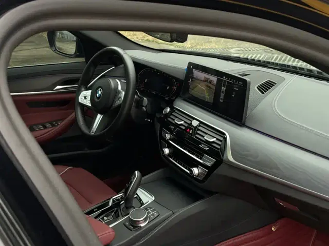 BMW 5 Series — Фото автомобиля 3