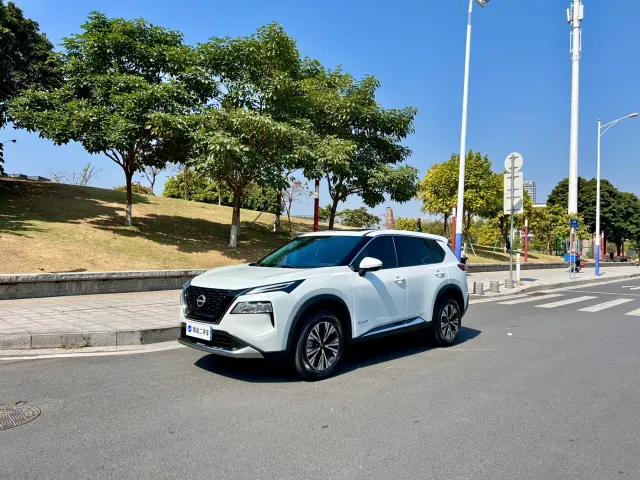 Фотография автомобиля — Nissan X-Trail