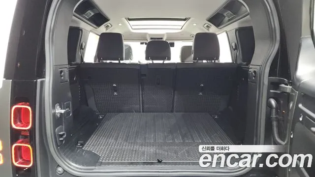 Land Rover Defender — Фото автомобиля 20