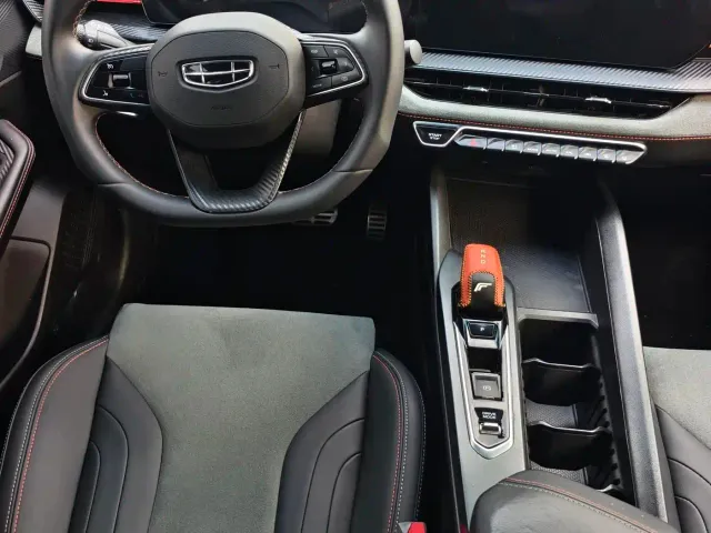 Geely Binrui — Фото автомобиля 4