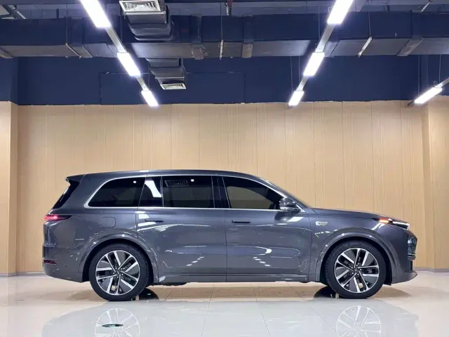 Li Auto L9 — Фото автомобиля 4