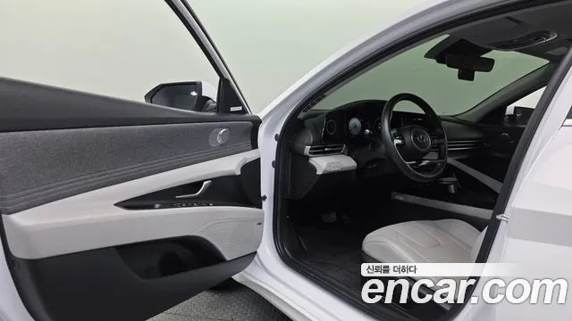 Hyundai AVANTE Avante (CN7) — Фото автомобиля 9