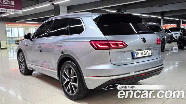 Volkswagen Touareg Generation 3 — Фото автомобиля 9