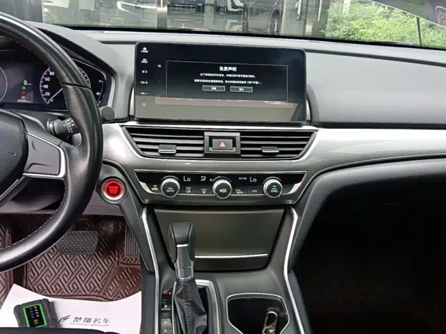 Honda Accord — Фото автомобиля 12