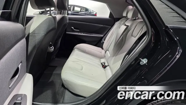 Hyundai Avante CN7 — Фото автомобиля 11