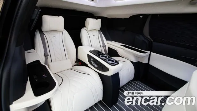 Kia Carnival Generation 4 — Фото автомобиля 10